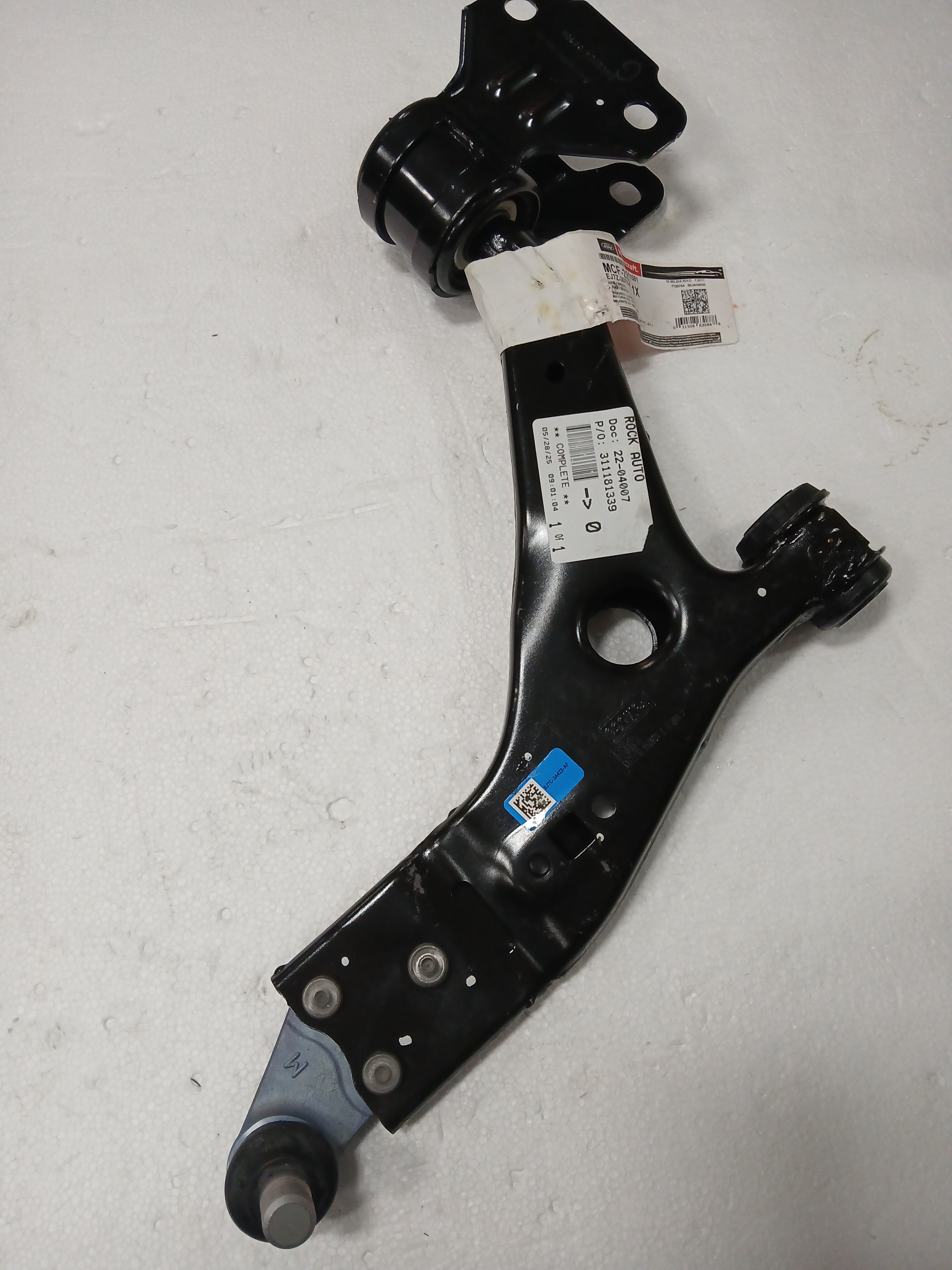 Важіль передній правий