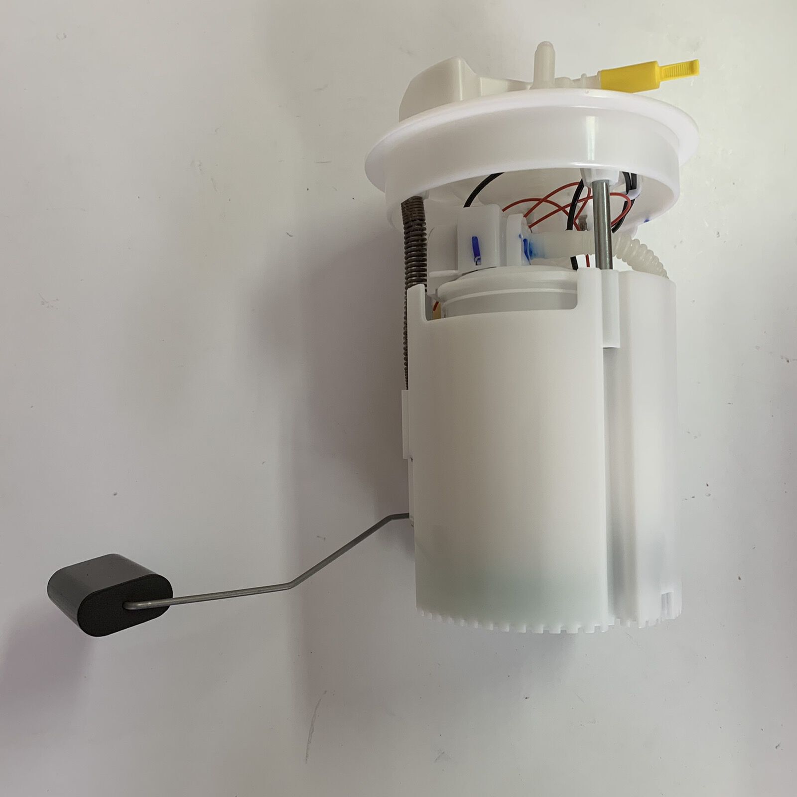 Паливний насос в баку