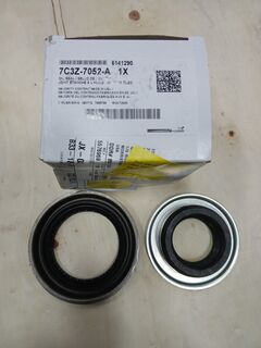 Сальник коробки передач