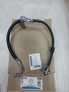 Передний правый тормозной шланг