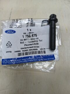 Болт шатуна