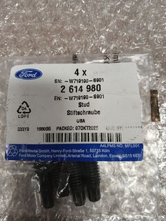 Шпилька коллектора