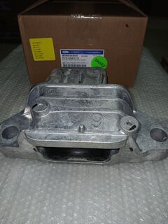 Опора коробки передач ліва