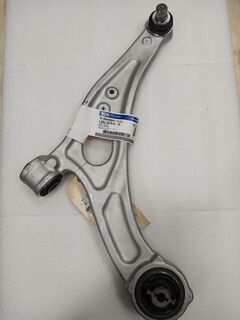 Важіль передній правивй