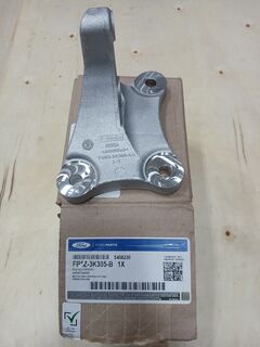 Кронштейн полуоси правый