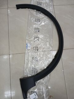 Накладка переднього крила ліва