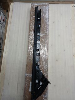 Молдинг лобового стекла