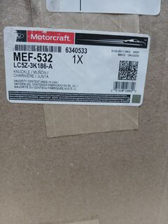 Поворотний кулак лівий